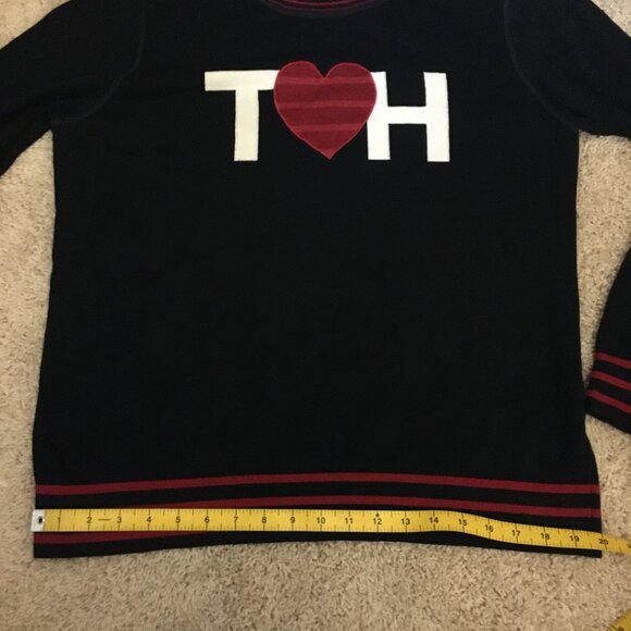 Iconic Tommy Hilfiger Dark Navy Blue and Red Heart Preppy Sweater - Picture 12 of 16